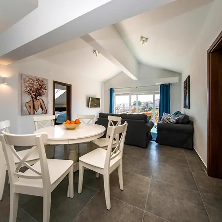 Olive Tree Apartment *