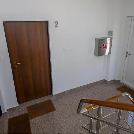 Olive Tree Apartment *