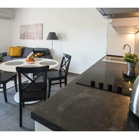 Olive Tree Apartment *
